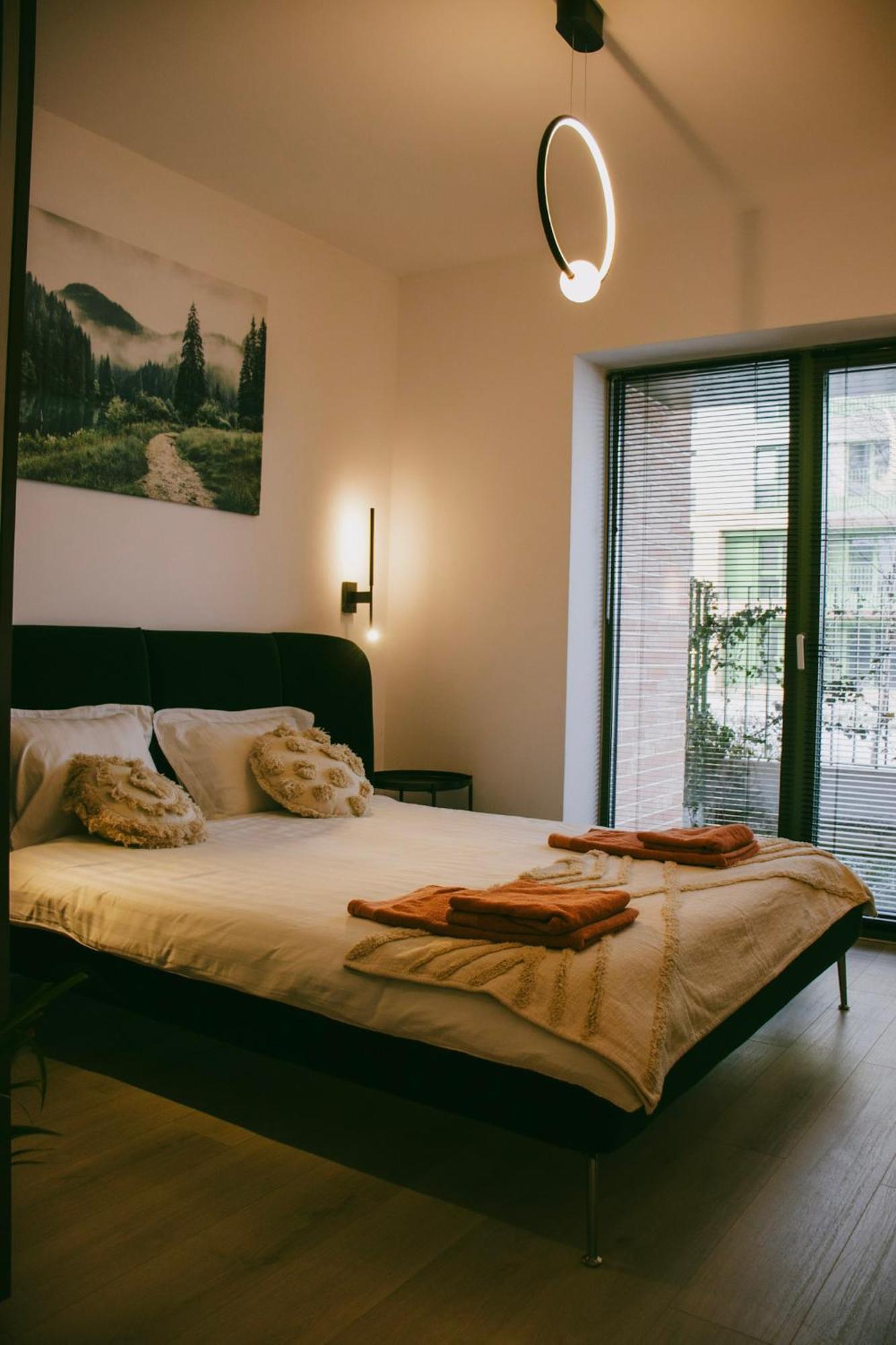 Apartment By The Nr 9